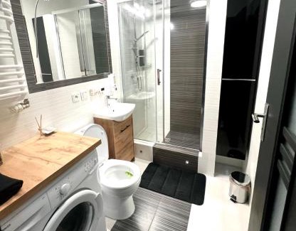 Przymorze Apartamento | Wake Up To Baltic Views AON Apartment Just Minutes From Beach