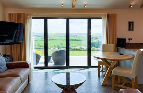 Marhamchurch Apartamento | Wake Up To Outstanding Rolling Countryside Views, Underfloor Heating, Spa Bath