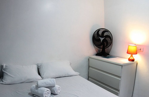 Praia da Enseada Cabina | Wake up to the sound of waves at Enseada Beach