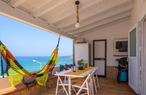 Aljezur Casa | Wake up to the sea in this charming house in Aljezur