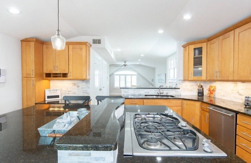 Sea Bright Casa | Wake up w/ Ocean Views in SeaBright!