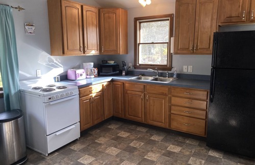 Charlestown Apartamento | Wakefield one bedroom apartment- 5 minutes to the beach!