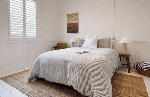 Orange East Casa | Wakeford Cottage - Free Wifi, Sleeps 6
