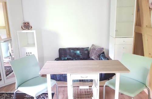Oelsnitz/Erzgeb. Apartamento | Waldbadhäusel Naturbad-Bungalow
