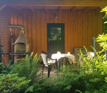 Oelsnitz/Erzgeb. Apartamento | Waldbadhäusel Naturbad-Bungalow