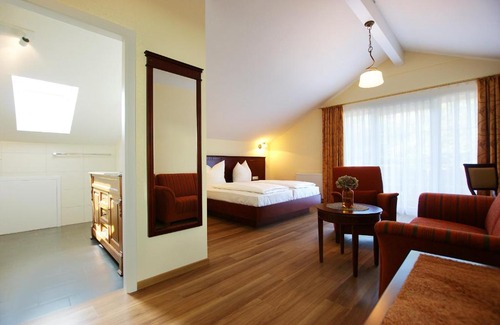 Baden-Baden Hotel | Waldcafé Hotel Restaurant