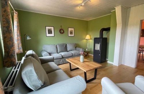 Alfen Casa | Waldhaus Wiesenblick mit Spielzimmer und Tischtennisraum