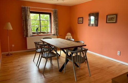 Alfen Casa | Waldhaus Wiesenblick mit Spielzimmer und Tischtennisraum