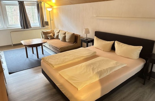 Porta Westfalica Hotel | Waldhotel Porta Westfalica garni
