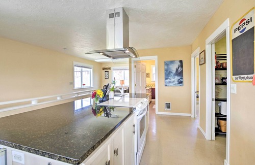 Waldport Casa | ¡NUEVO! Waldport Townhome w / Dog Run en Alsea Bay!