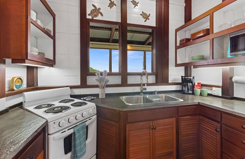 Estate Enighed Condominio | Walk 2 Cruz Bay 2024 Renovations W/D WiFi Parking Battery Backup