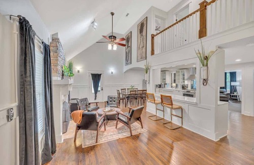 East Hill Casa | Lux East Nash Home Walk to Honkytonk/Bars!!