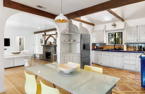 Los Angeles Casa | Walk 2 Universal Vintage Hollywood Hills Spanish Colonial House w/Views