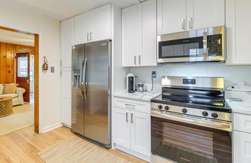 Colonial Beach Casa | Walk Anywhere on The Point! Cozy Escape with Grill!