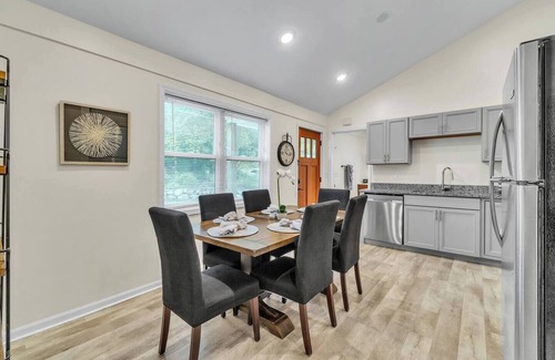 Ann Arbor Casa | Walk Downtown | Parkside | City View | Beautifully Remodeled