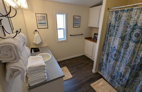 Vernonia Casa | Walk EVERYWHERE: the river, park, restaurants, trail! Lots of Space!