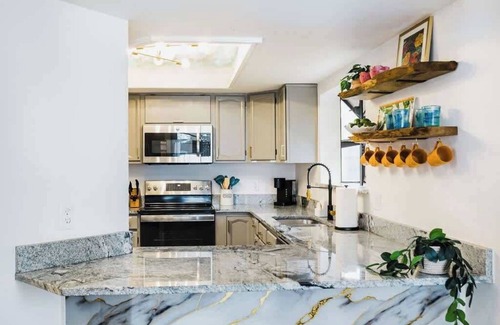 Altamonte Springs Casa | Walk into Tropical Paradise - POOL - GYM - HOT TUB