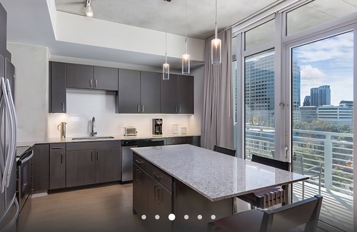 West End Complejo | Walk to ACL Downtown Wyndham Studio Deluxe Rooftop Pool 10/03-10/06