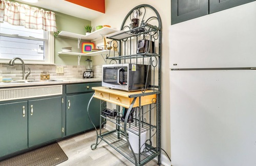 Adrian Casa | Walk to Adrian College: Family Home in Michigan