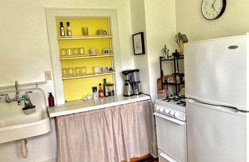 Oshkosh Casa | Walk to AirVenture from this Cozy Cottage!