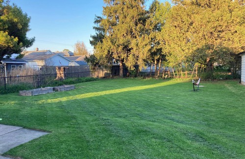 Oshkosh Casa | Walk to AirVenture from this Cozy Cottage!