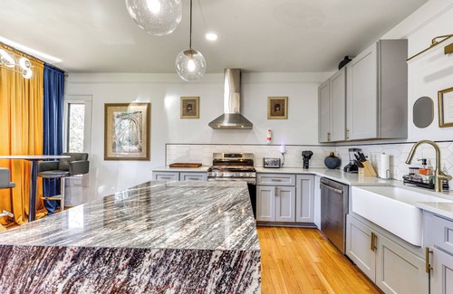 Norwood Casa | Walk to Amphitheater: Birmingham Retreat w/ Games