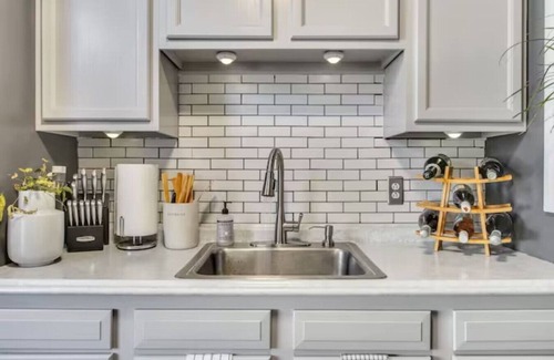 Lower Lawrenceville Apartamento | Walk to Arsenal Park! Cozy & Comfy Studio up to 4Pax