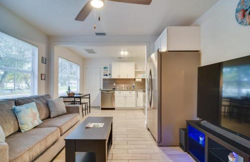 Bayview Casa | Walk to Art District and Beach Pet-Friendly Getaway