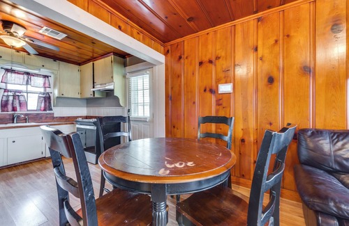 Henderson Casa | Walk to Atchafalaya Basin: Quiet Getaway w/ Yard