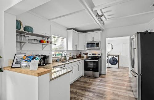 Delray Beach Casa | Walk to Atlantic Hot Tub Recently Renovated