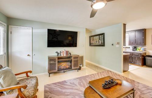 Hot Springs Casa | Walk to Bathhouse Row Dog-Friendly Home!