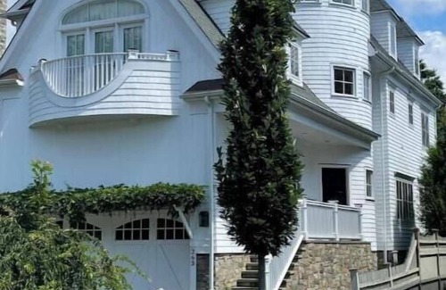Fairfield Casa | Walk to Beach! 4 Bedroom, 4.5 bath