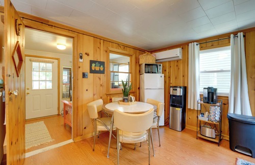 Port Austin Apartamento | Walk to Beach Access! Chic Port Austin Studio