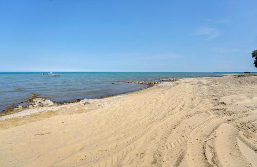 Port Austin Apartamento | Walk to Beach Access! Chic Port Austin Studio