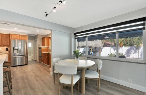 The Cove Casa | Walk to Beach and Restaurants 4 Bedroom Home with Pool Deerfield Boca Raton