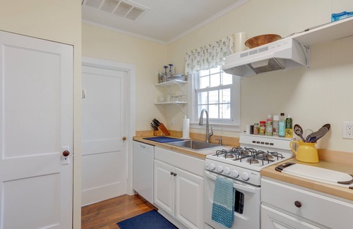 Cape May - Wildwood Cabaña | Walk to Beach & Boardwalk: Jersey Shore Cottage!