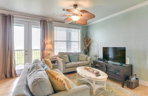 Galveston Apartamento | Walk to Beach Condo with Bay View in Galveston