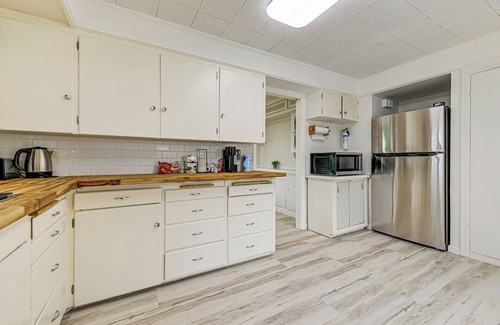 Smith River Casa | Walk to Beach: Cozy Home w/Deck in Smith River!