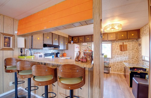 Ocean Shores Casa | Walk to Beach! Fun Retro Retreat in Ocean Shores