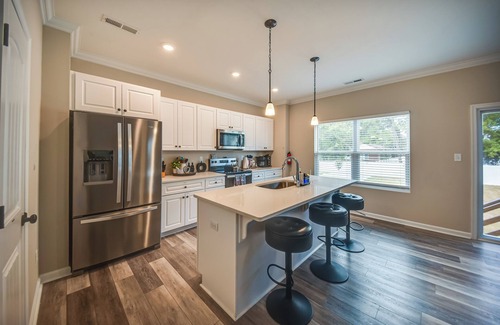 East Ocean View Casa | Walk to Beach: Group Getaway in Coastal Virginia