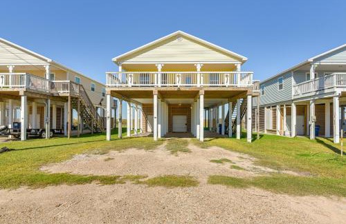Freeport Casa | Walk to Beach Gulf-View Home in Surfside Beach!
