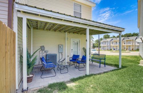 Gulfport Casa | Walk to Beach Gulfport Retreat with Patio