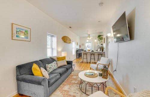 Keansburg Casa | Walk to Beach Keansburg Home with Patio and Fire Pit!