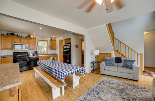 Edinboro Cabaña | Walk to Beach, Lake Edinboro Views: 'Camp Dickson'