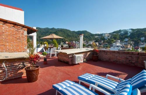 Colonia 5 de Diciembre Apartamento | Walk To Beach & Malecon -Apartment with Sunny Roof Terrace