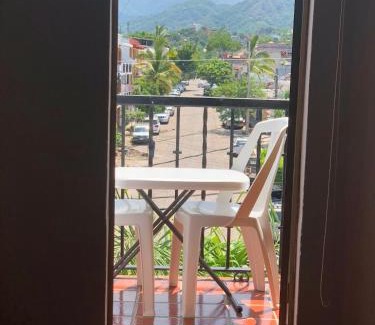 Colonia 5 de Diciembre Apartamento | Walk To Beach & Malecon -Apartment with Sunny Roof Terrace