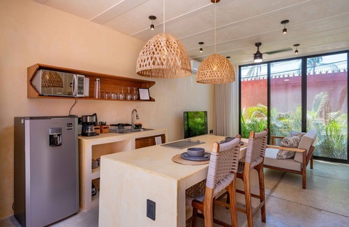 Bucerías Condominio | Walk to Beach | Modern Design | Pool | Kitchen | Garden Oasis | Tranquil Setting
