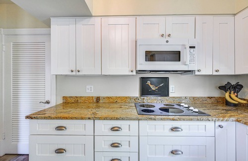 Coquina Sands Casa | Walk to Beach: Old Naples Escape w/ Private Pool!