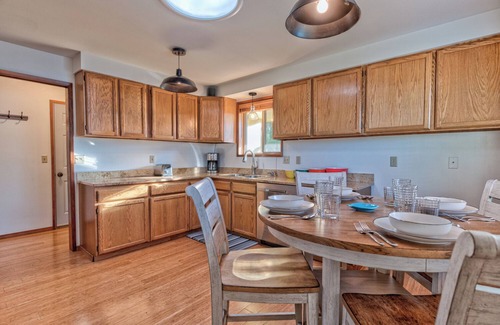 Bandon Casa | Walk to Beach or Town from Quiet and Cozy Cottage