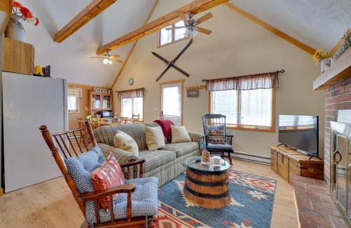 Pocono Lake Casa | Walk to Beach Pocono Lake Cabin with Pool Access!